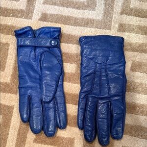 Stock leather gloves
